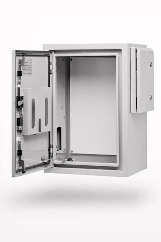 Pole mounted field cabinet