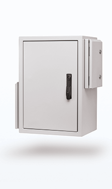 Pole mounted field cabinet